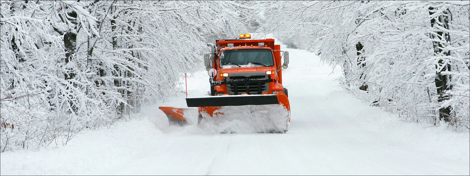 2022 pub gettyimages 200421699 001 snowplow wisconsin 1920x720.jpg